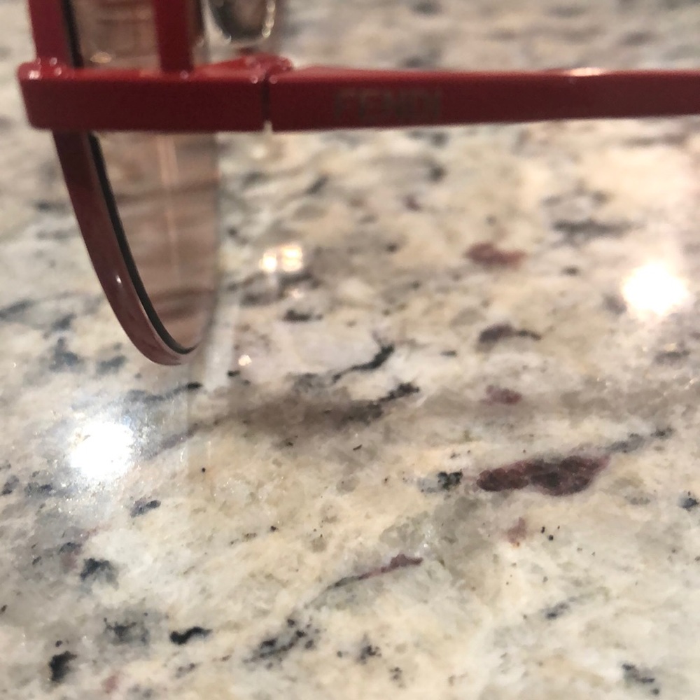 Fendi sunglasses - Picture 2 of 7